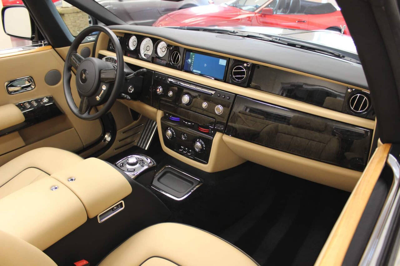 2014 Rolls-Royce Phantom Drophead Coupe 22