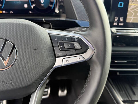 2026 Volkswagen Atlas Cross Sport SEL R-Line Black 4Motion