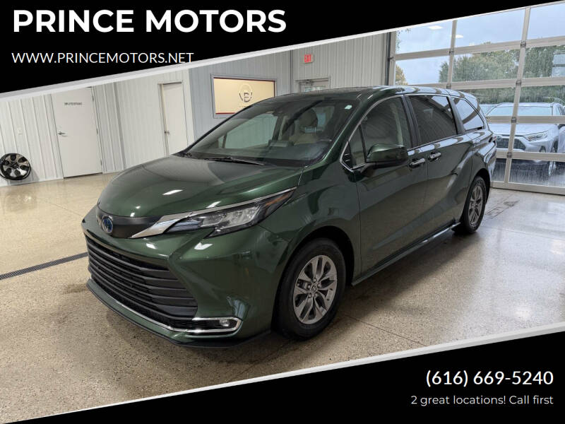 2022 Toyota Sienna XLE's photo