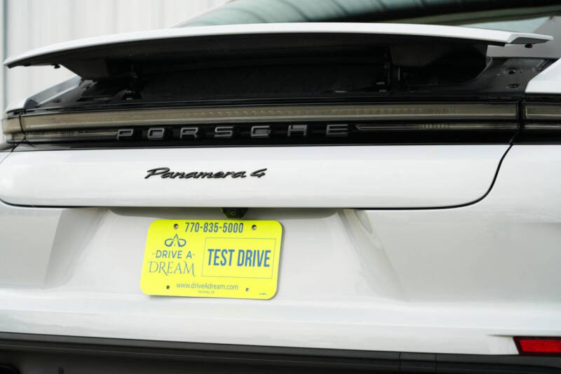 2024 Porsche Panamera 4