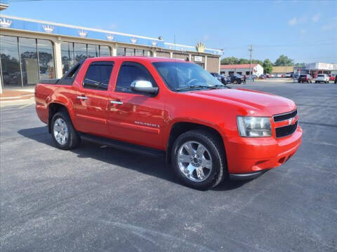 2007 Chevrolet Avalanche for sale at Credit King Auto Sales in Wichita KS