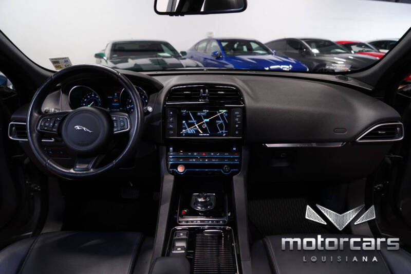 2018 Jaguar F-PACE 25t Premium