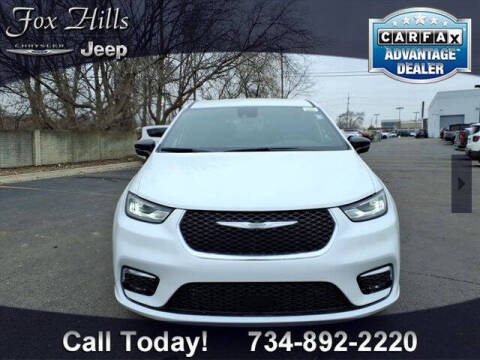 2026 Chrysler Pacifica Select