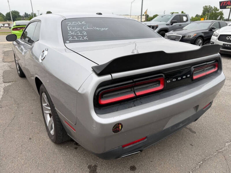 2016 Dodge Challenger SXT
