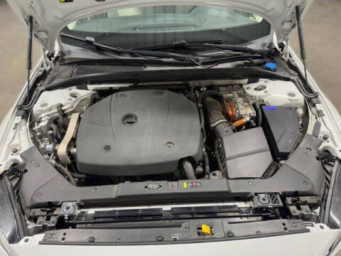 2022 Volvo S60 Recharge T8 R-Design Expression