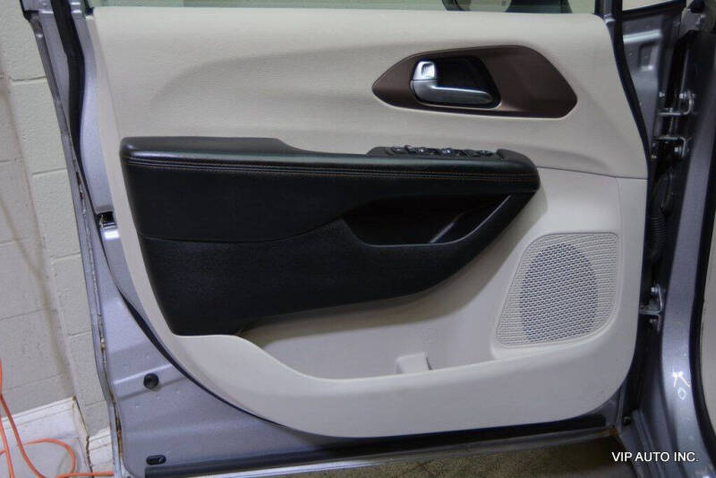 2017 Chrysler Pacifica Touring
