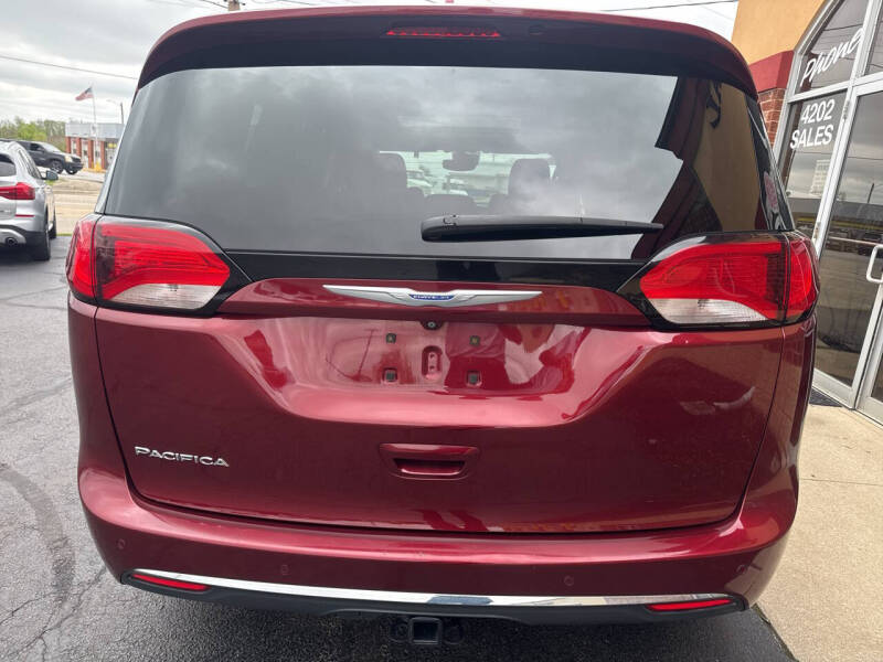 2018 Chrysler Pacifica Touring L Plus