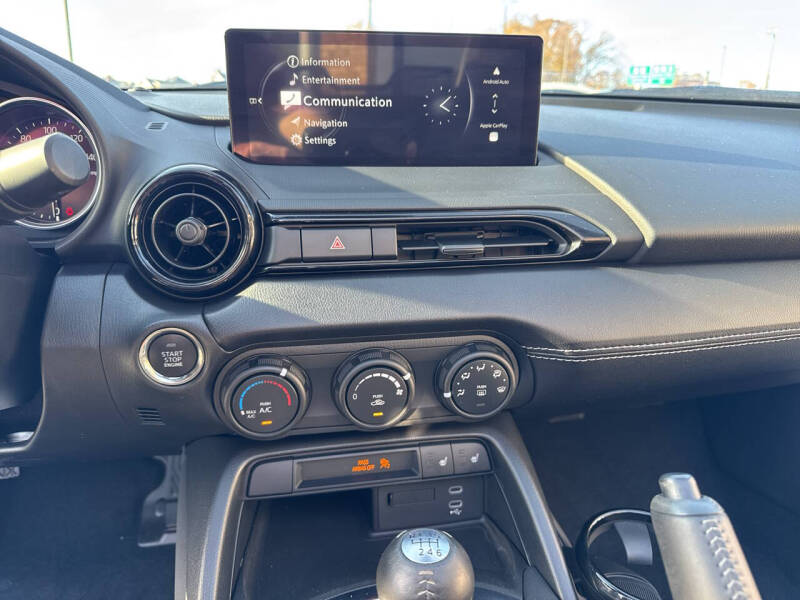 2024 Mazda MX-5 Miata Club