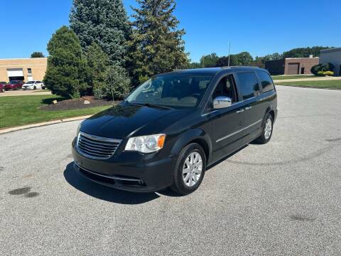 2012 Chrysler Town and Country for sale at JE Autoworks LLC in Willoughby OH