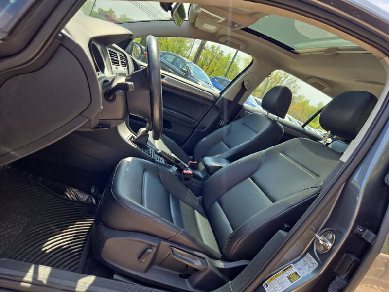 2017 Volkswagen Golf TSI S