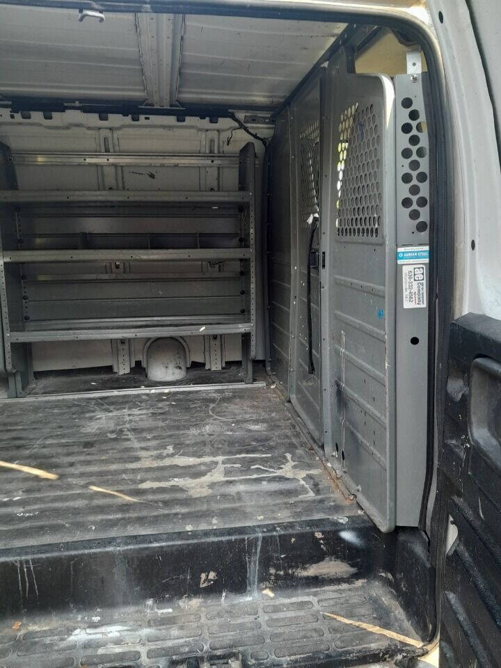 2014 Chevrolet Express  - $9,950