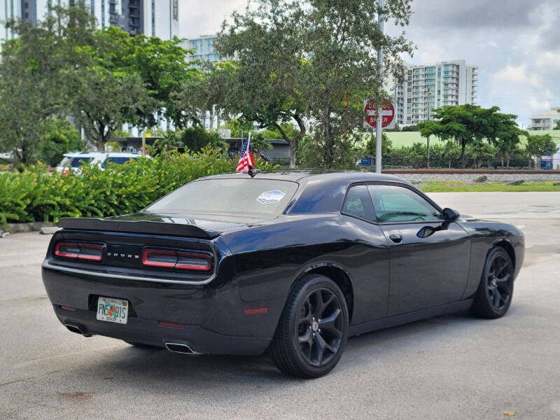 2018 Dodge Challenger SXT Plus
