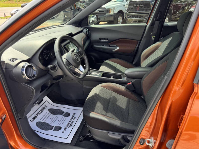 2021 Nissan Kicks SR