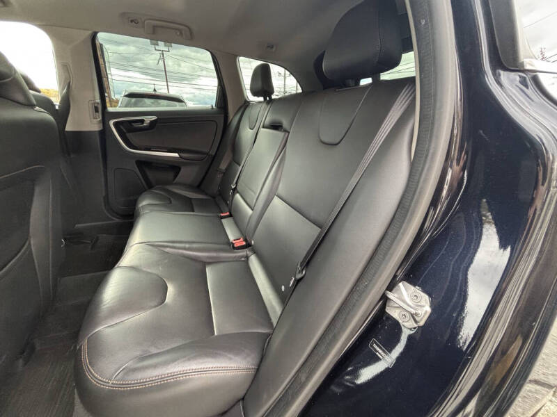 2017 Volvo XC60 T6 Dynamic