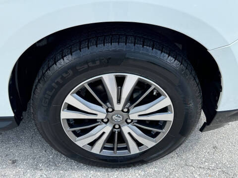 2018 Nissan Pathfinder SV