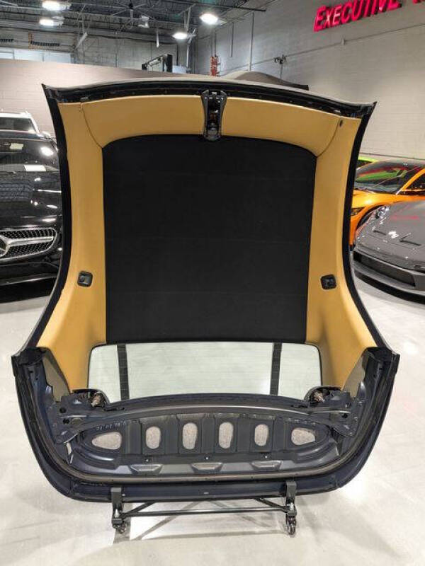 2000 Porsche 911 Carrera 4