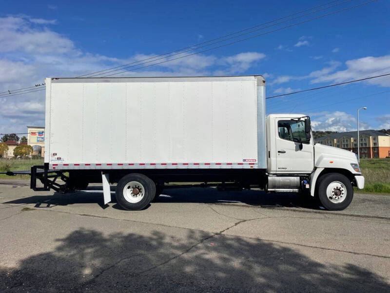 2017 Hino 268