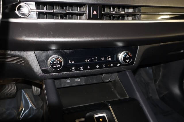 2024 Mitsubishi Outlander ES