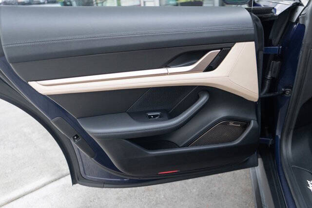 2020 Porsche Taycan 26
