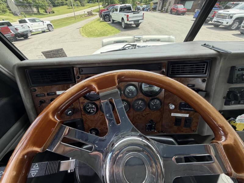 2001 Peterbilt 330