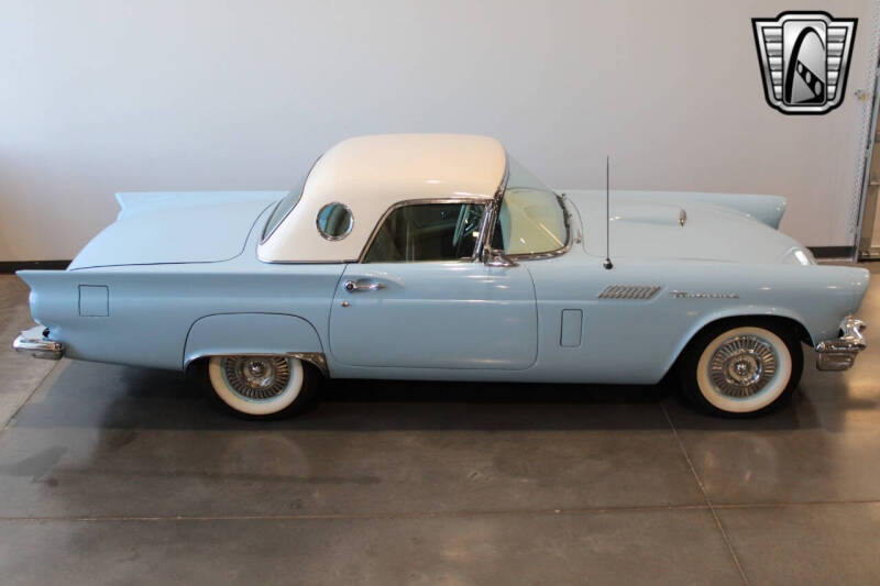 1957 Ford Thunderbird