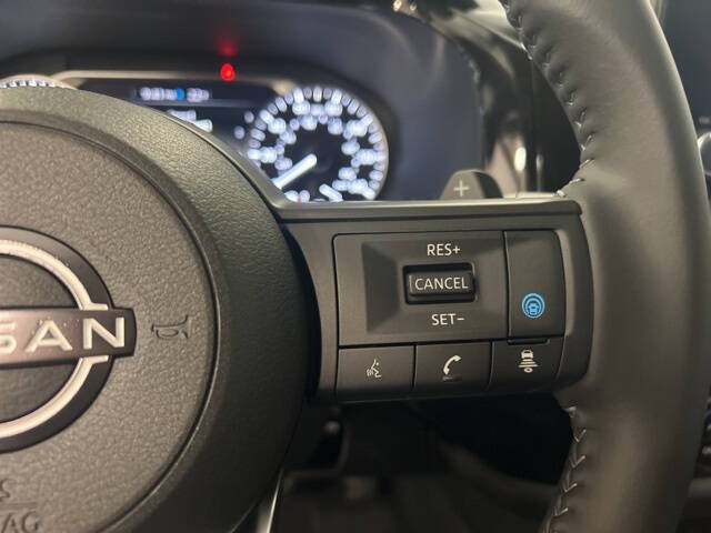 2025 Nissan Pathfinder SV