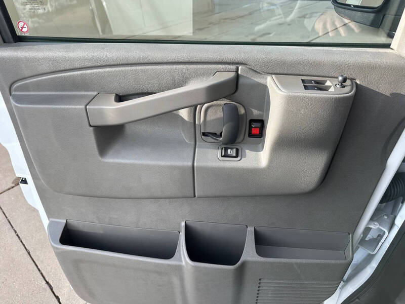 2024 Chevrolet Express 2500