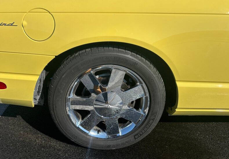 2002 Ford Thunderbird Deluxe