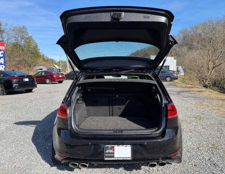 2017 Volkswagen Golf R 4Motion