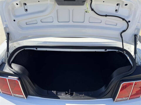 2006 Ford Mustang V6 Deluxe