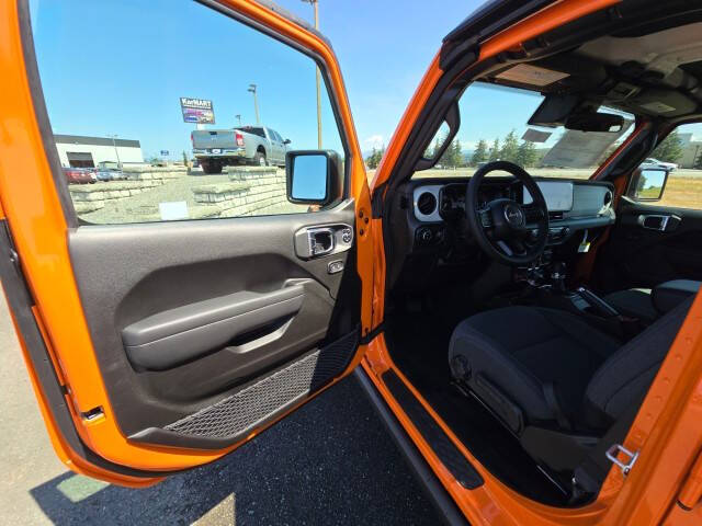 2025 Jeep Gladiator NightHawk