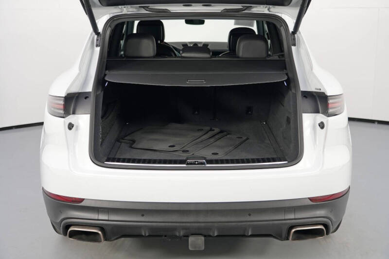 2023 Porsche Cayenne Platinum Edition