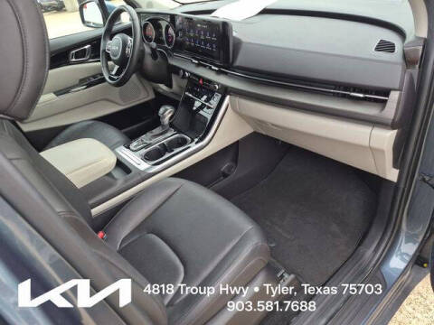 2024 Kia Carnival EX