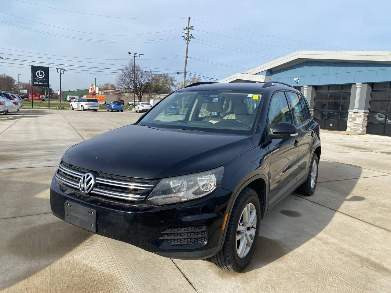 2017 Volkswagen Tiguan for sale at ORCHARD LAKE AUTO SALES INC in Farmington Hills, MI