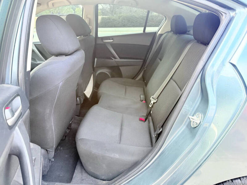 2013 Mazda MAZDA3 i SV