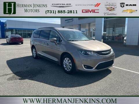 2017 Chrysler Pacifica for sale at CAR MART in Union City TN