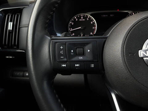 2025 Nissan Pathfinder SV
