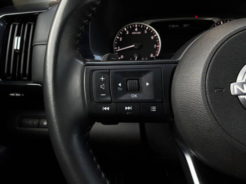 2025 Nissan Pathfinder SV