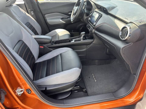 2023 Nissan Kicks SR