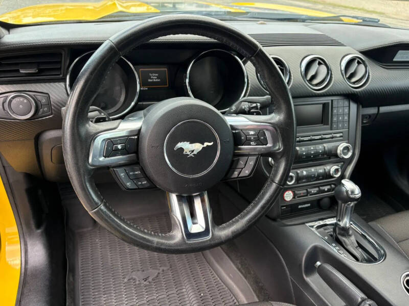 2016 Ford Mustang V6