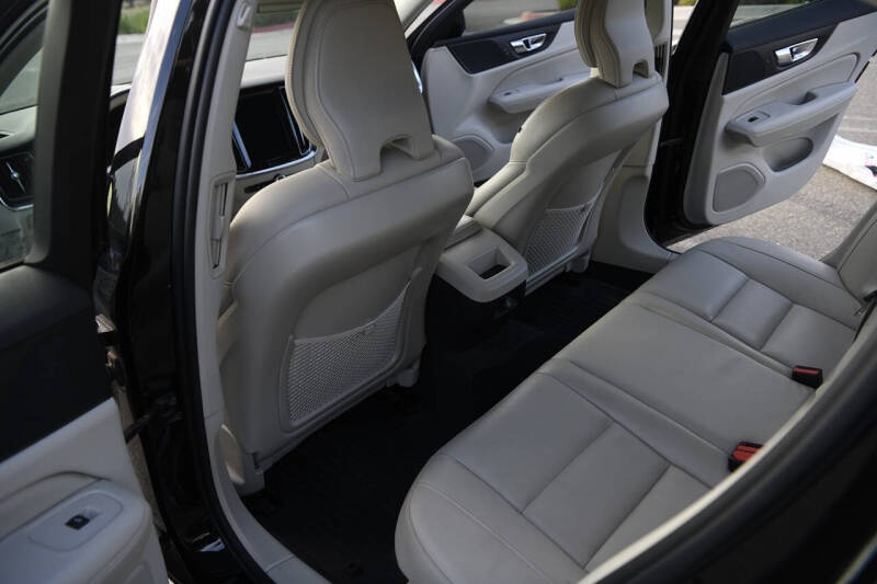 2019 Volvo S60 T5 Momentum