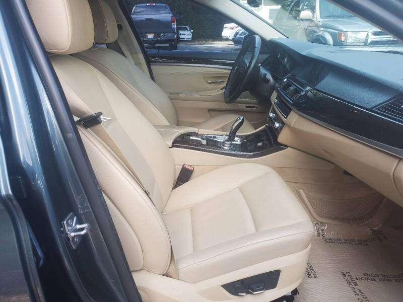 2012 BMW 5 Series 528i