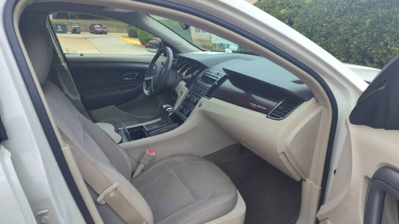 2010 Ford Taurus SEL