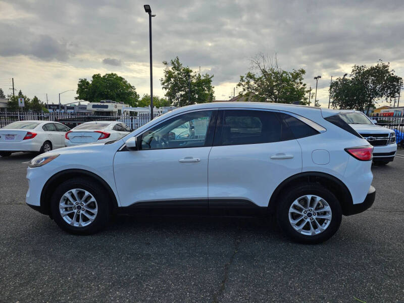 2020 Ford Escape SE