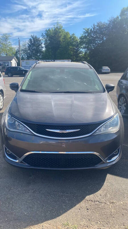 2017 Chrysler Pacifica Touring-L Plus