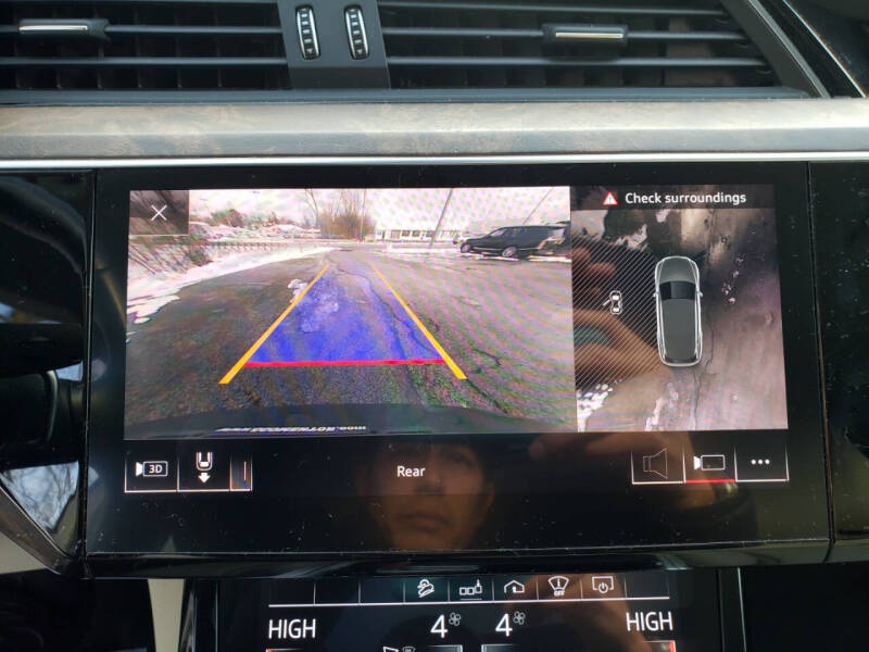 2019 Audi e-tron quattro Prestige