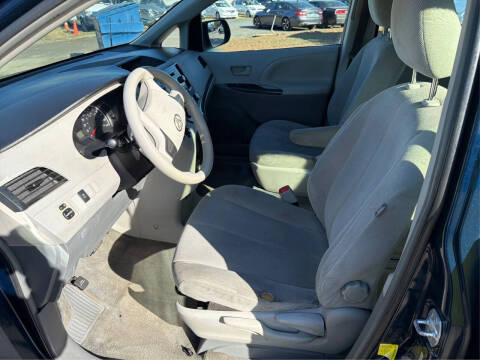 2012 Toyota Sienna