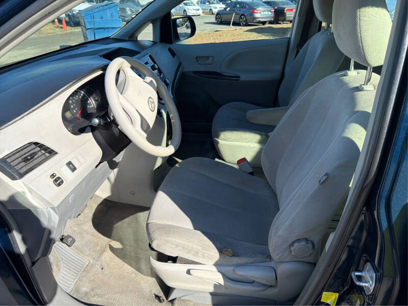 2012 Toyota Sienna