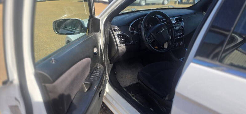 2014 Chrysler 200 LX