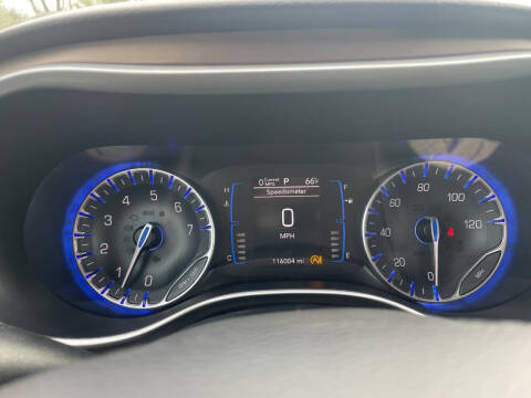 2017 Chrysler Pacifica Touring-L